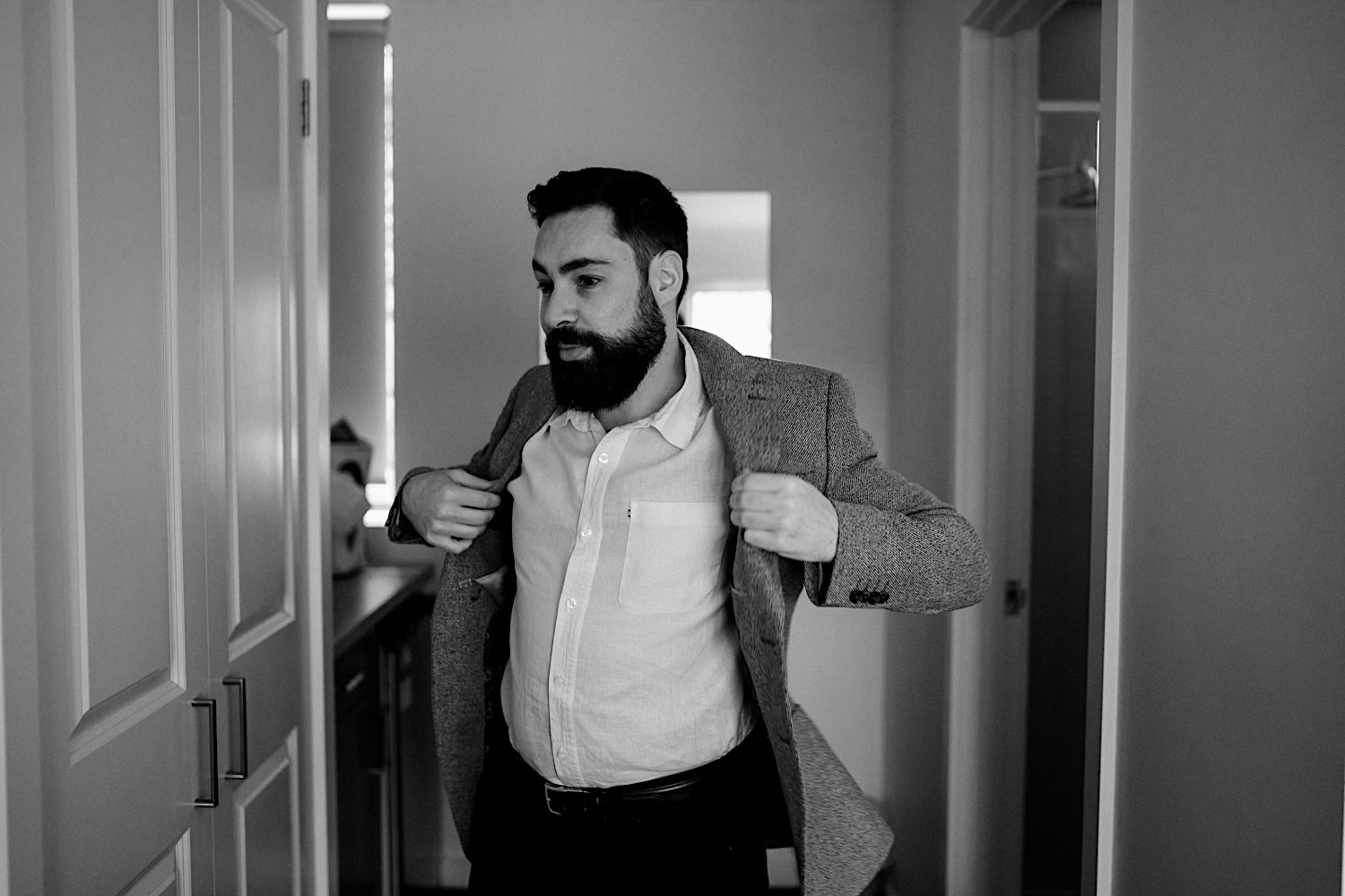 10_Couple getting ready before elopement