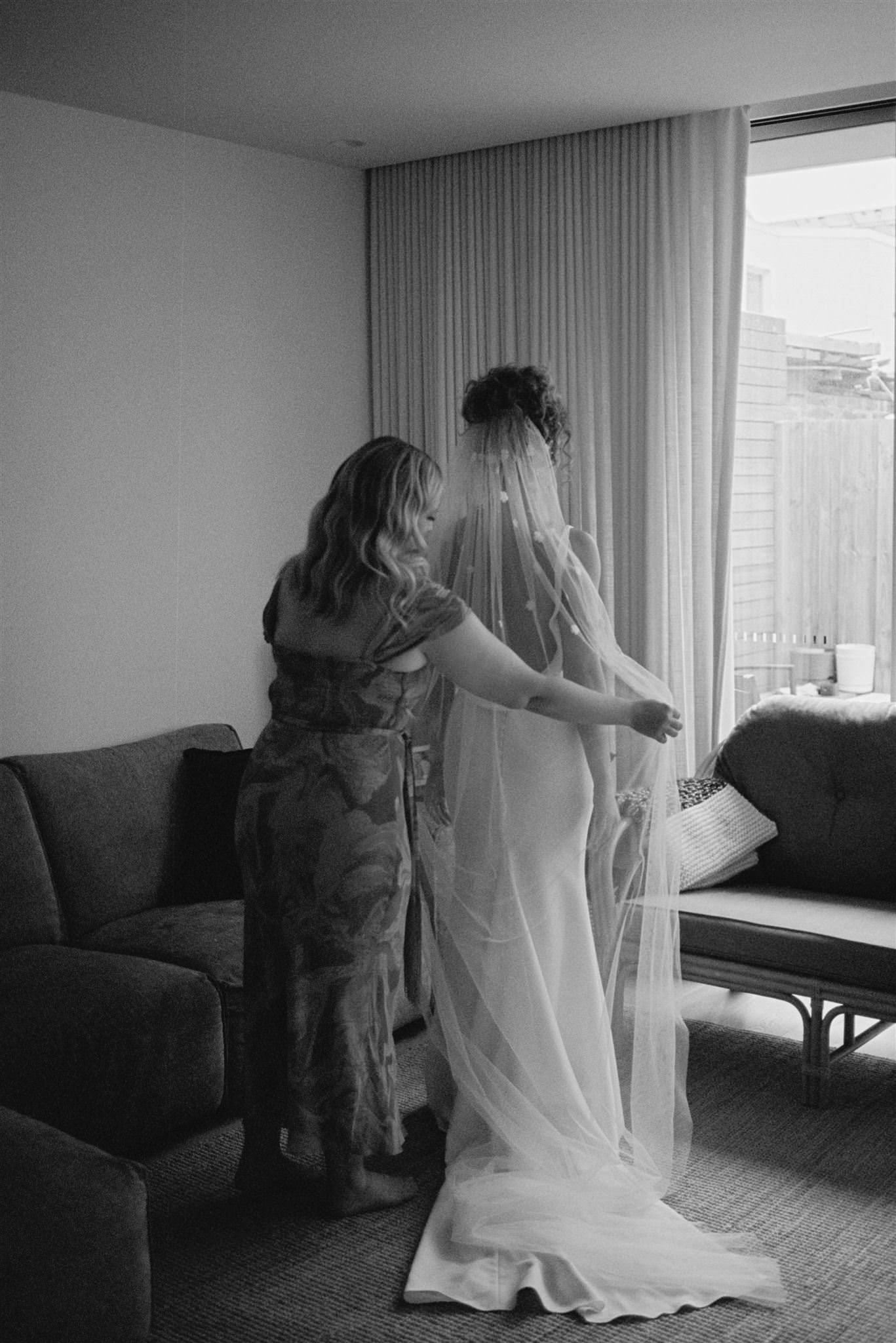 35mm-film-glasshaus-brucke-bride-preps.jpg